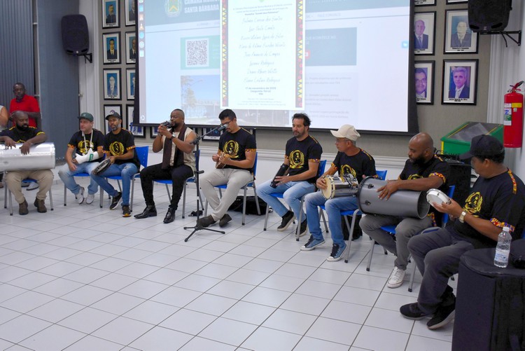 Câmara de SBO entrega Medalha Zumbi dos Palmares a oito homenageados