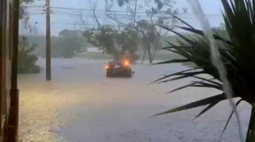 Enxurrada arrasta carro e mata mulher de 26 anos em Hortolândia 1 Enxurrada arrasta carro e mata mulher de 26 anos em Hortolândia