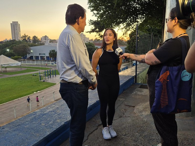 Ginasta olímpica inspira jovens atletas em visita a Americana