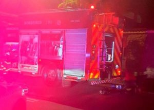 Homem flagra namorada com outro e incendeia casa em Americana