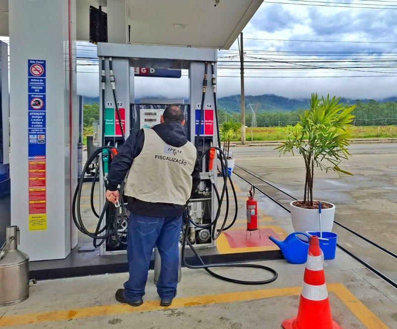 Ipem-SP intensifica fiscalização em postos de combustíveis nos fins de semana