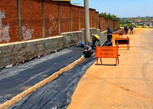 Nova calçada é construída no Jardim Santa Fé após pedidos da vereadora Esther Moraes