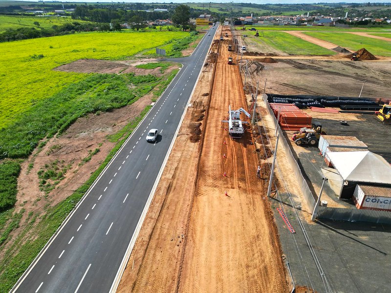 Obras de duplicação da Estrada da Balsa avançam com recapeamento e ciclovia