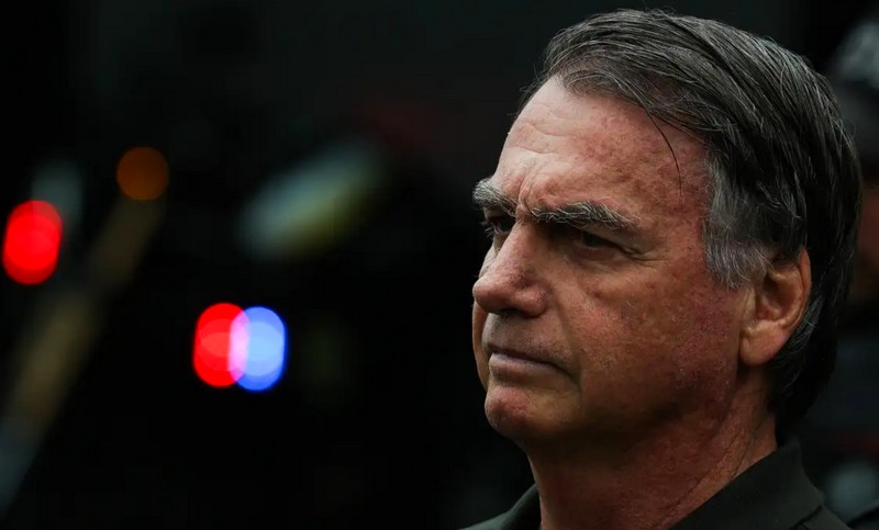 PL suspende atividades partidárias e salário de Bolsonaro