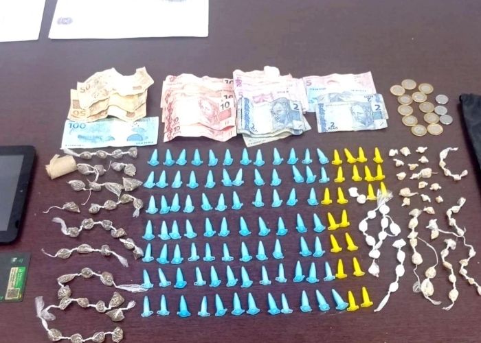 PM prende traficante e encontra drogas em casa abandonada no Parque da Liberdade