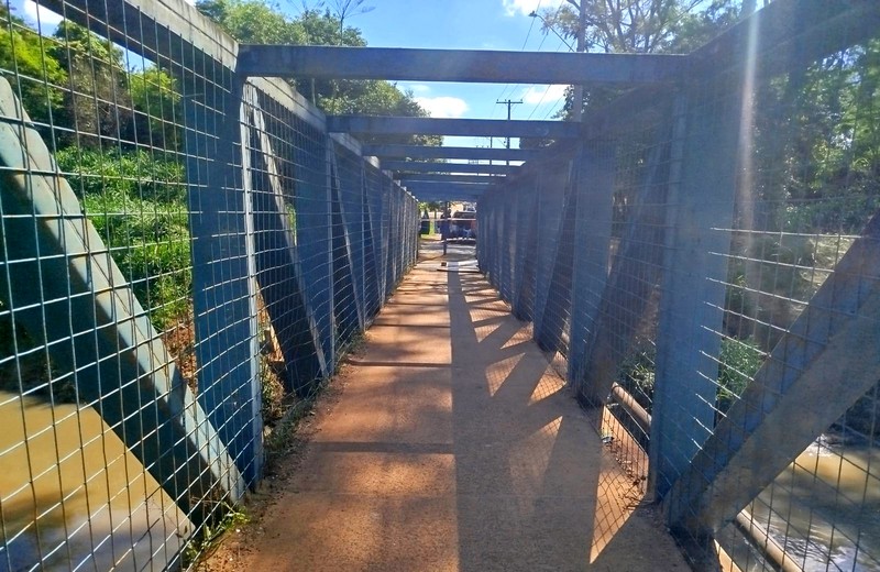 Ponte entre os bairros São Domingos e Primavera tem reparos concluídos e trânsito liberado