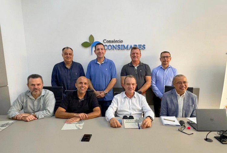 Prefeito Leitinho conduz assembleia do Consimares e aprova diretrizes