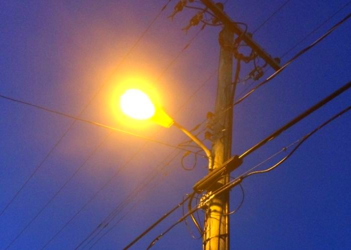 Prefeitura e CPFL avaliam melhorias na rede elétrica da Praia Azul