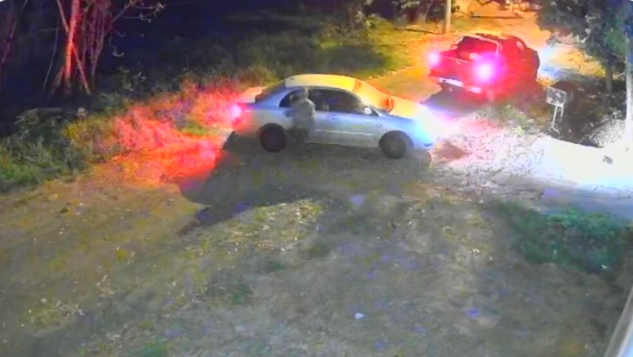 Quadrilha armada rende família e assalta residência em Santa Bárbara