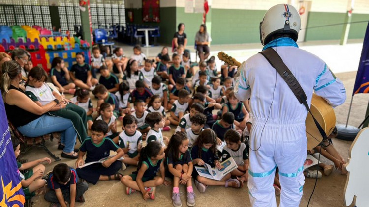 Sumaré recebe ação lúdica da Kombi do Astronauta nas escolas