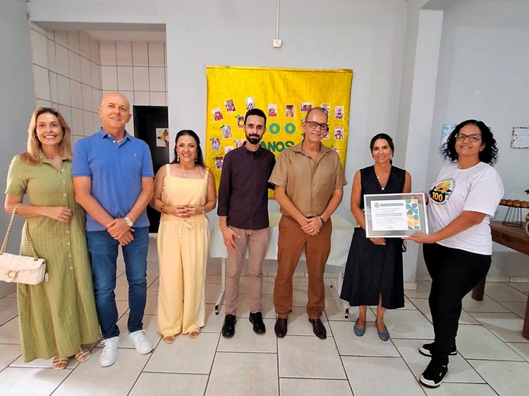 Vereador homenageia 100 anos do Asilo São Vicente de Paulo