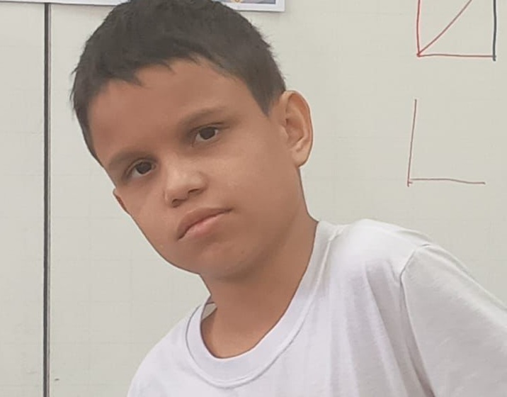 menino-fugiu-escola-americana