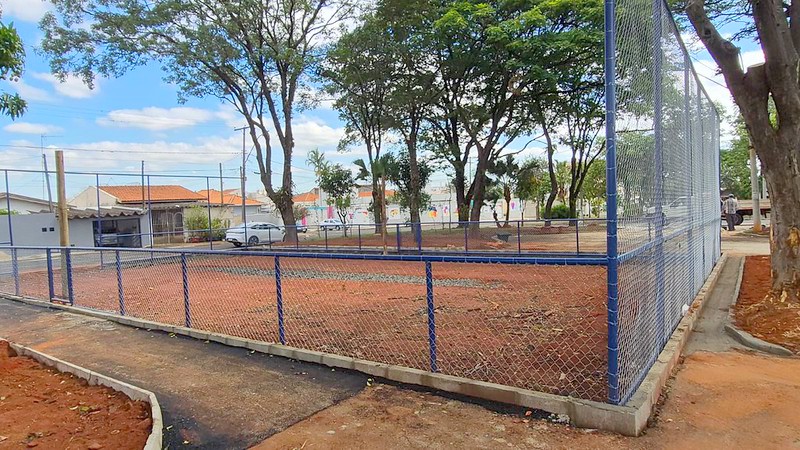 Americana revitaliza Praça Sérgio Pastana e entrega nova quadra de areia