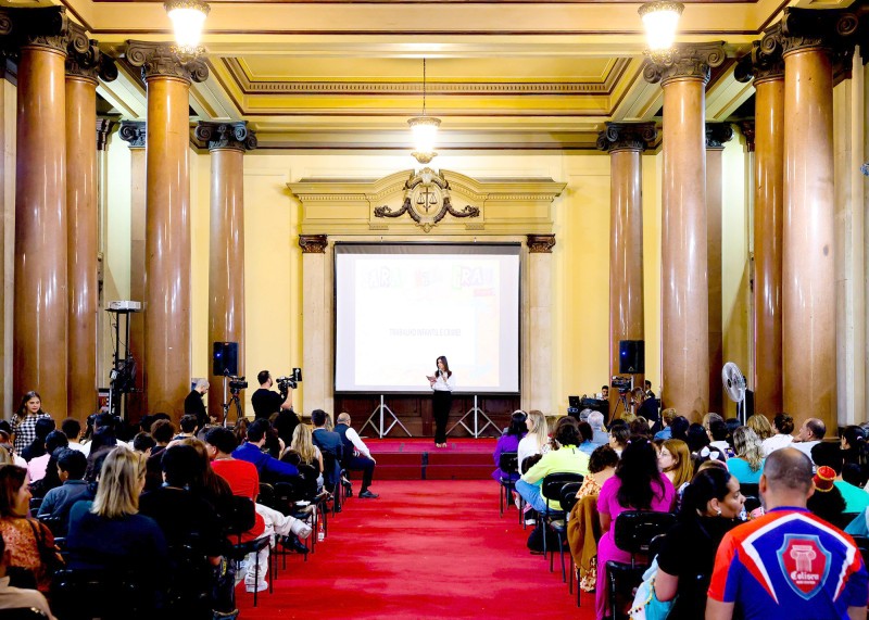 Canil da GCM de S. Bárbara leva projeto social a evento no TJ de São Paulo