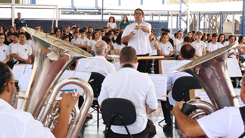 EnCantos e Luzes de Natal desta quinta tem atrações no Centro e Americana Shopping