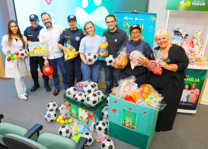 Fundo Social recebe doação de brinquedos da Clínica Amor e Saúde e Cartão de Todos