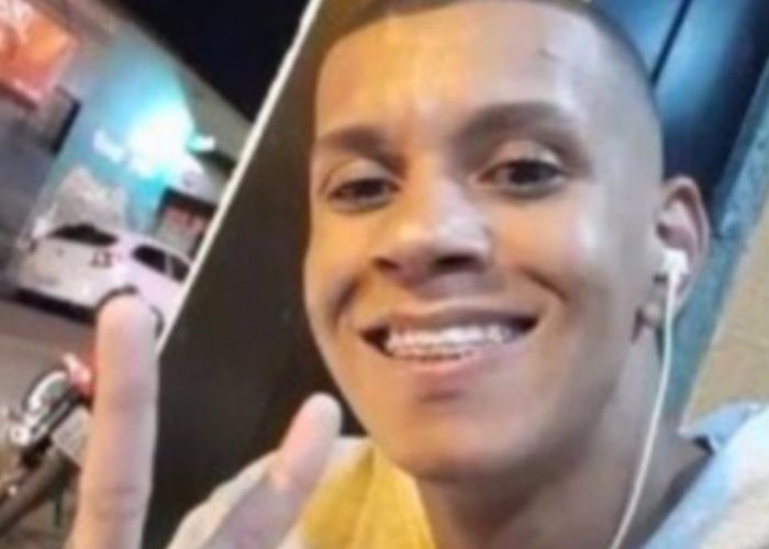 Motociclista de 25 anos morre após acidente com três caminhões na SP-304