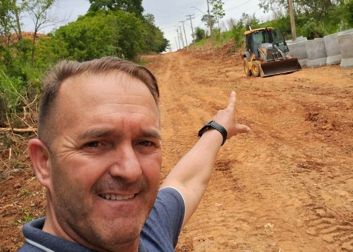 Obras de galerias e pavimentação na Estrada da Cachoeira começam