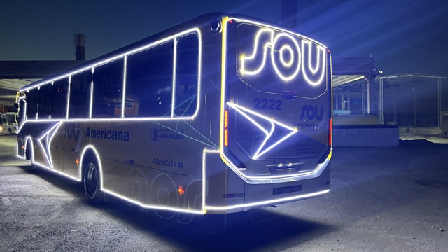 Ônibus iluminado (2)
