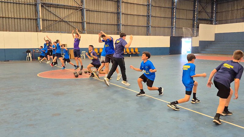 Seletiva de handebol reúne novos talentos no Centro Cívico nesse sábado