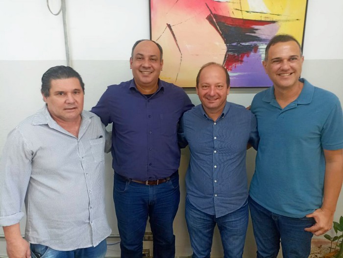 Vereador de S. Bárbara discute projeto Rota da Cana em reunião com Estado