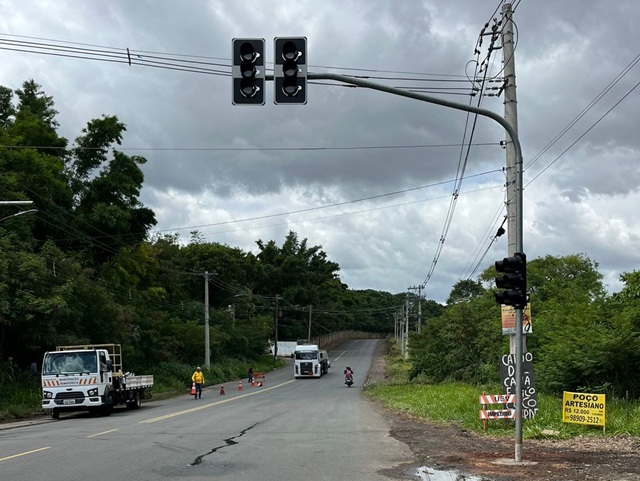 acidente-nicolau-semaforo-americana