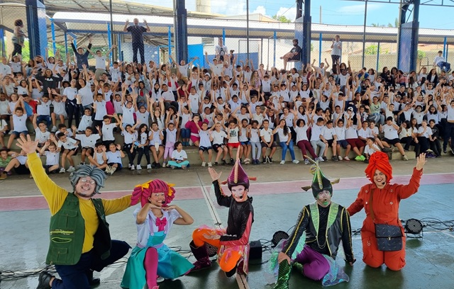 alunos-americana-ferias