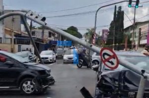 carro-sinal-vermelho