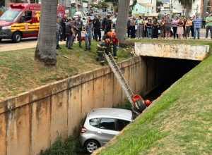 veiculo-corrego-avenida-brasil