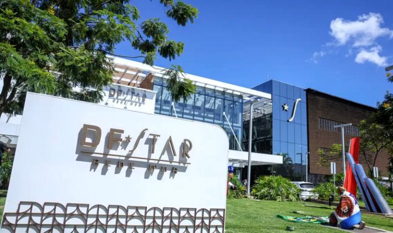 Bolsonaro recebe alta e retorna preso à PF após cirurgia