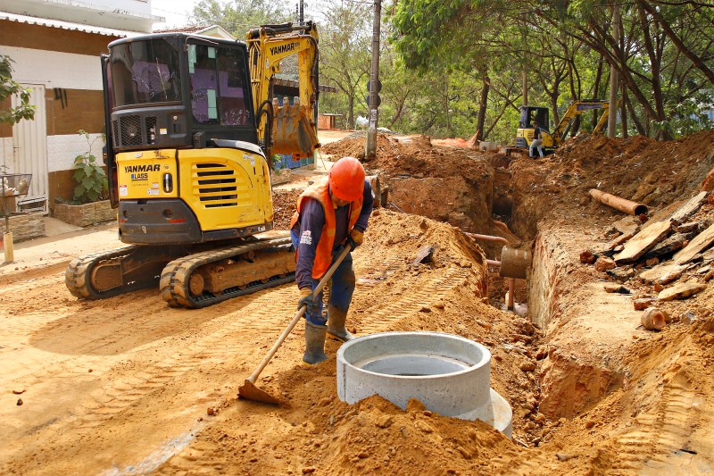 DAE investe R$ 403 mil e moderniza esgoto em dois bairros de S. Bárbara