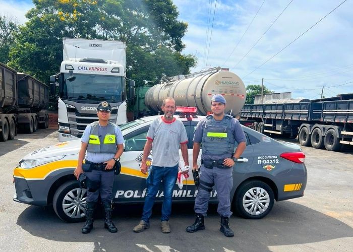 Polícia Rodoviária salva homem engasgado na SP-330