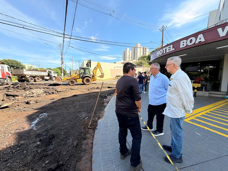 Prefeito Chico vistoria áreas atingidas pela chuva em Americana