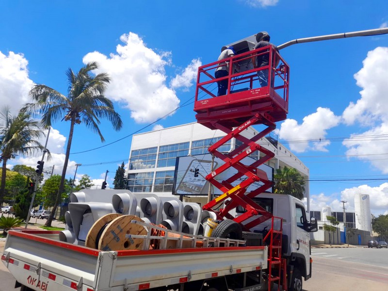 Prefeitura de Sumaré segue instalação de semáforos inteligentes na região central