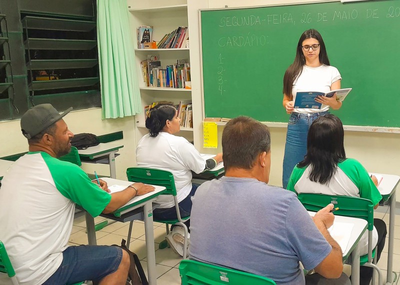 Santa Bárbara abre inscrições para Educação de Jovens e Adultos