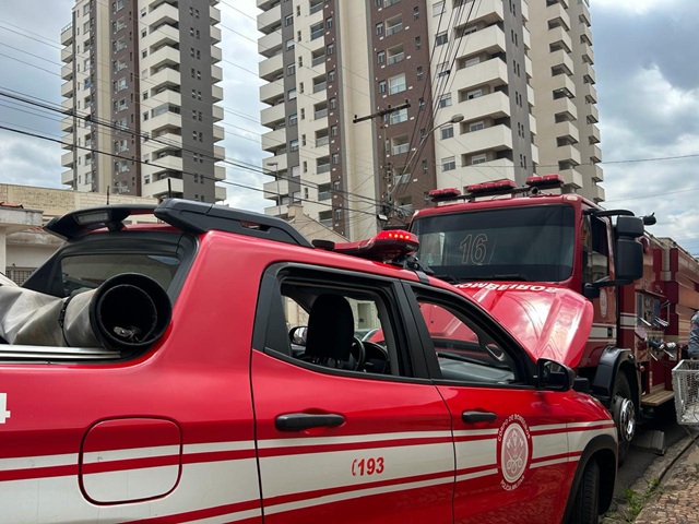 mulher-andar-socorrida-predio-santa-barbara