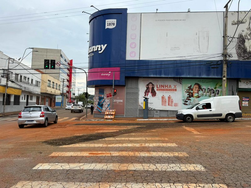 Prefeitura conclui reparos na Rua Fernando de Camargo e libera trânsito no local