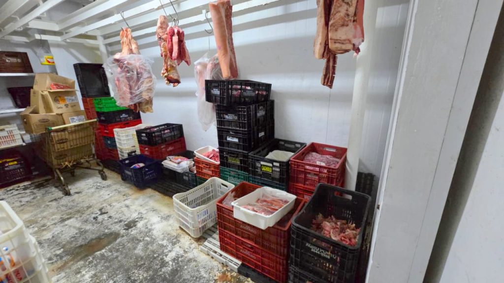 Ação da DIG apreende 435 kg de alimentos impróprios em supermercado de Americana 3