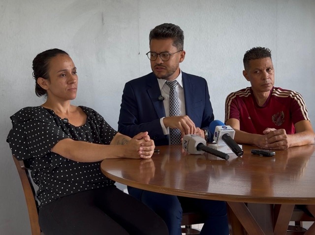 mae-adolescente-internet