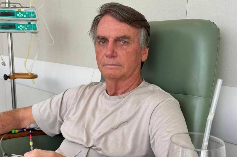 Bolsonaro é internado na UTI em Brasília com broncopneumonia bilateral