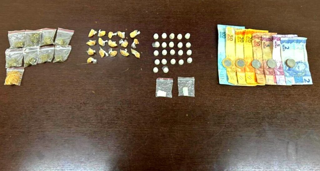 Homem é preso por tráfico no Jardim dos Lírios