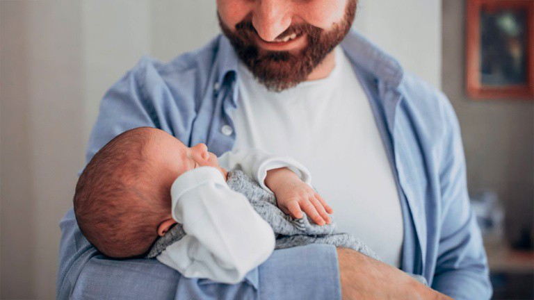 Lula sanciona lei que amplia licença-paternidade