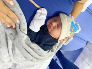 Maternidade do HM confecciona touquinhas de Páscoa para bebês