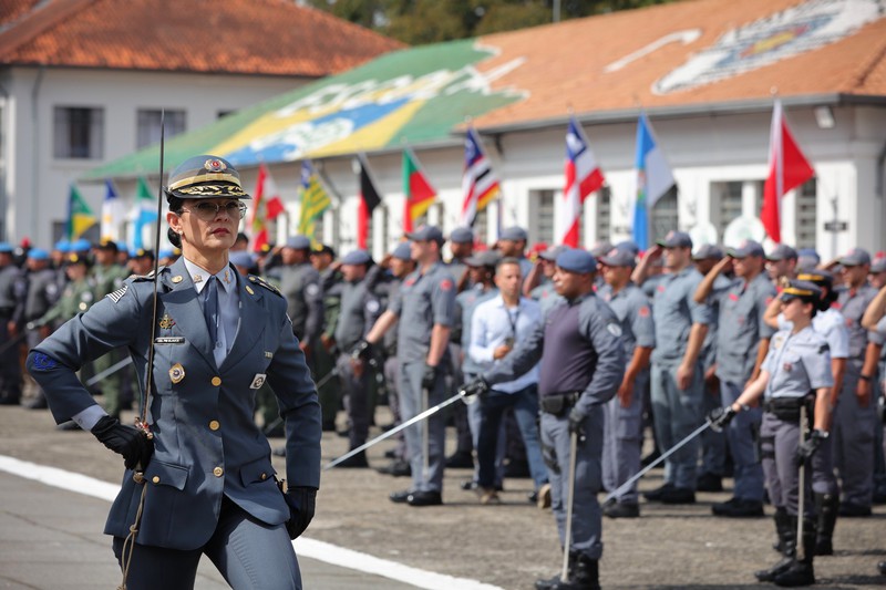 Coronel Glauce faz história como primeira mulher no comando da PM em 200 anos de história