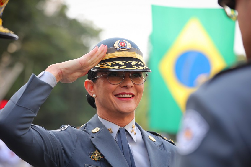 Coronel Glauce faz história como primeira mulher no comando da PM em 200 anos de história