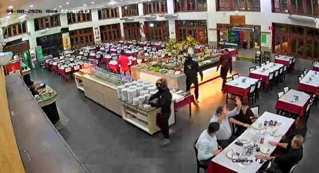 Dupla armada rende clientes e assalta churrascaria em Nova Odessa