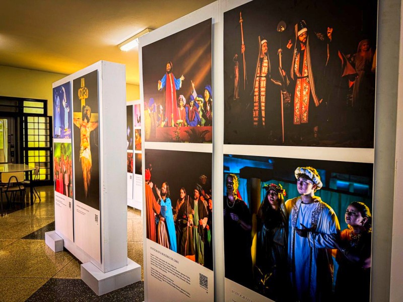 Exposição fotográfica da Via Crucis chega à Biblioteca Léo Sallum
