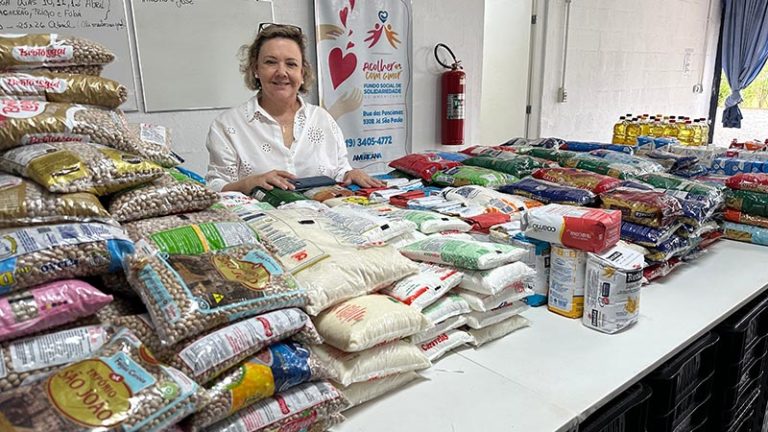 Fundo Social de American recebe 512 kg de alimentos de musical "A Paixão de Cristo"