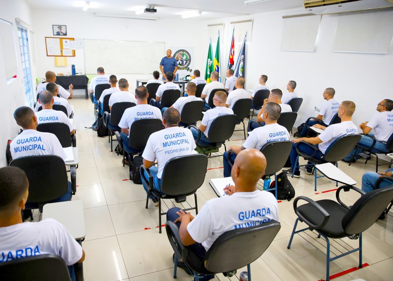 Guarda de Santa Bárbara forma agentes de Pedreira e Águas de Lindóia