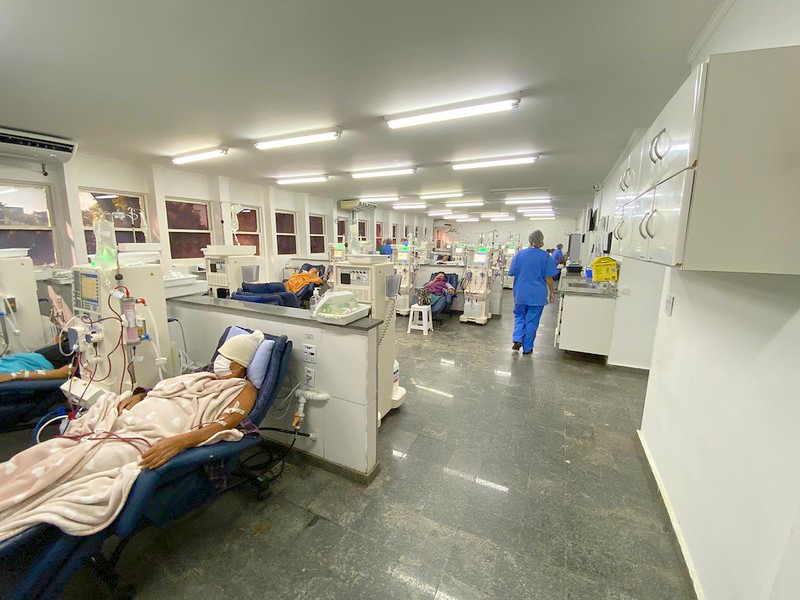 Hospital de Americana moderniza hemodiálise com 28 máquinas